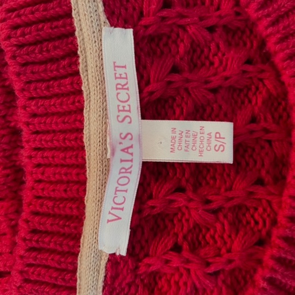 Vintage Victoria’s Secret Cable Knit Red Sweater Size Small - Picture 7 of 7